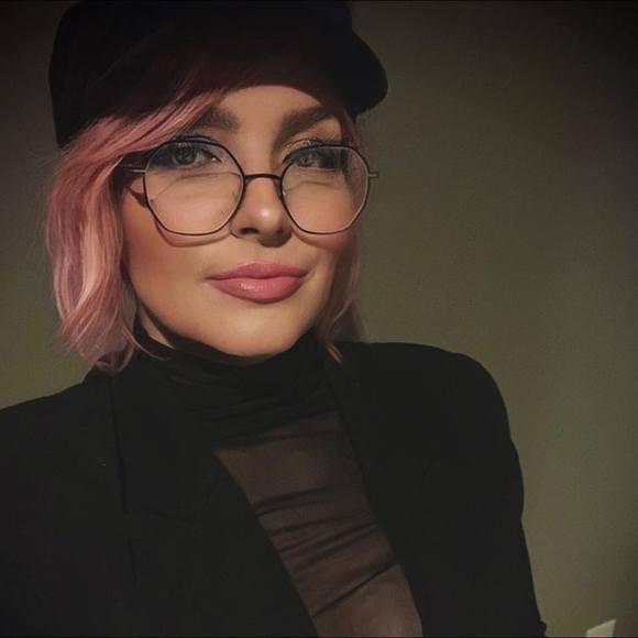 Meet your Posher, Rachel - Picture 1 of 1